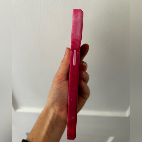 Brand New Otterbox Figura iPhone 13 Case with MagSafe - Picture 4 of 4